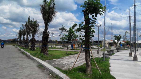 Taman Benteng Pancasila tampak siang hari. foto: yudi eko purnomo/ BANGSAONLINE