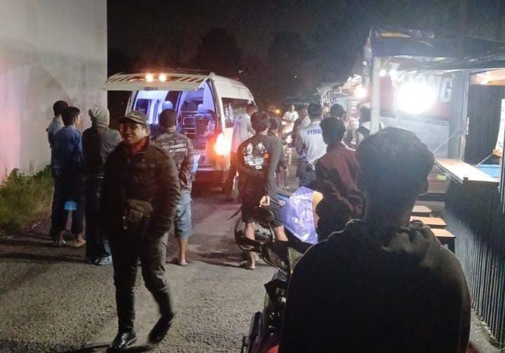 Korban saat akan dilarikan ke Rumah sakit dari TKP