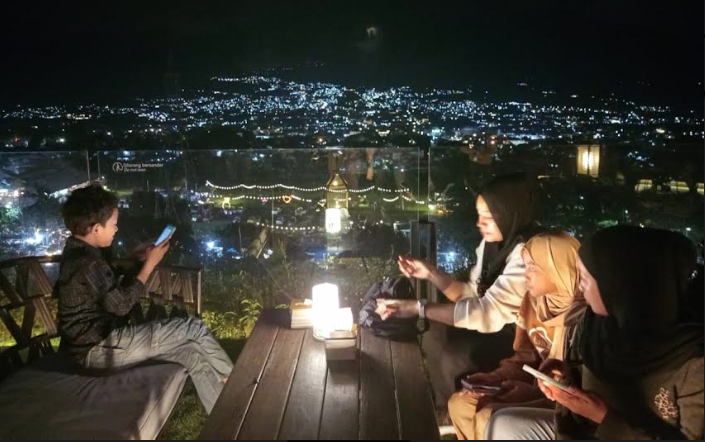 Venue Iftar on The Sky, Bale Awang Sky Lounge lantai 7 The Batu Hotel & Villas, Kota Batu