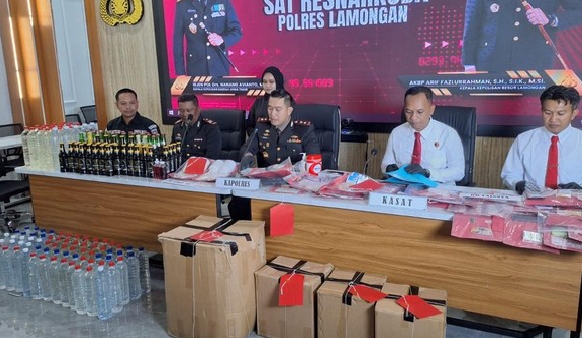 Konferensi pers Polres Lamongan dalam ungkap 29 kasus Narkotika dan Okerbaya