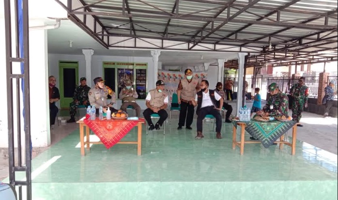 Dispertan Jatim meninjau langsung pengeringan, penggilingan, hingga pengepakan beras hasil kreativitas Gapoktan Al-Barokah.