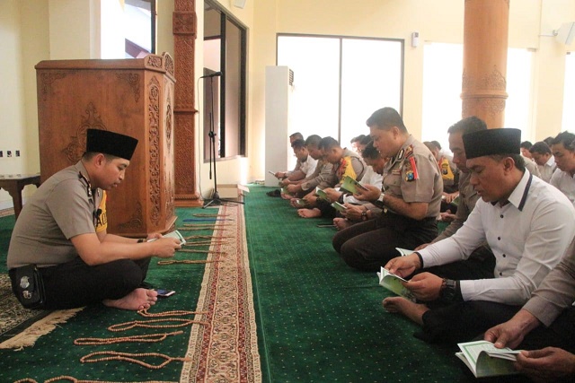 Kapolres Gresik Ajak Salat Dhuha dan Baca Surat Yasin