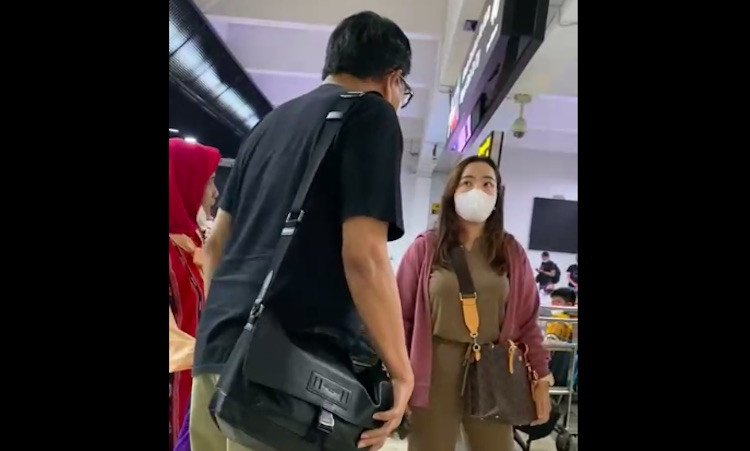 Tangkapan layar video Arteria Dahlan dan wanita yang mengaku anak jenderal bintang tiga di Instagram/ahmadsahroni88/jpnn