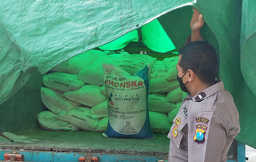 Polsek Kanigoro Blitar Amankan Truk Pupuk Bersubsidi