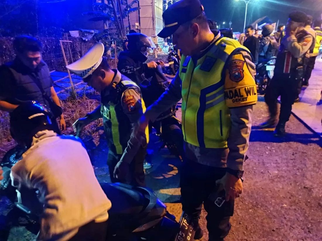 hendak-ke-pengesahan-perguruan-silat-12-penggembira-diamankan-dalam-operasi-penyekatan-di-lamongan
