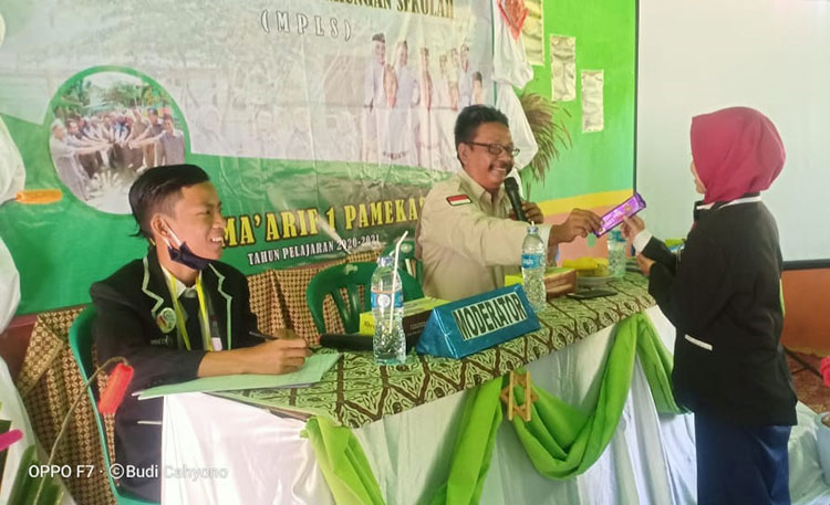 FRPB saat memberikan edukasi dan simulasi pada siswa SMP/SMA Ma
