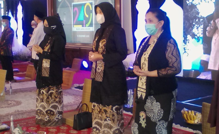 Marifatul Kamila (kanan), Jubir DPRD Banyuwangi dalam rapat paripurna atas LKPJ Bupati Banyuwangi TA 2020.