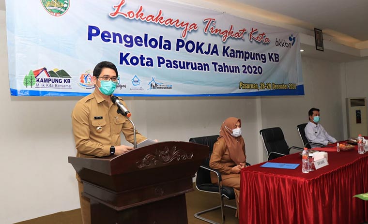 Wali Kota Pasuruan, Raharto Teno Prasetyo saat membuka Lokakarya Bagi Pengelola Kampung KB se-Kota Pasuruan.