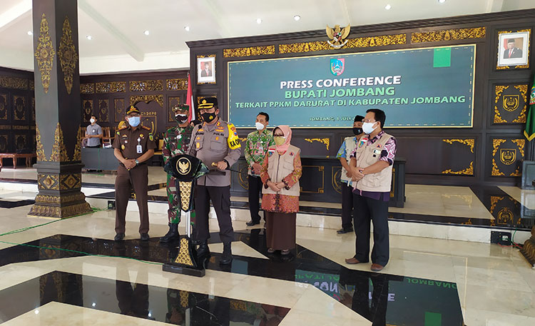 Polres Jombang Beri Sanksi Tipiring bagi Pelanggar PPKM Darurat