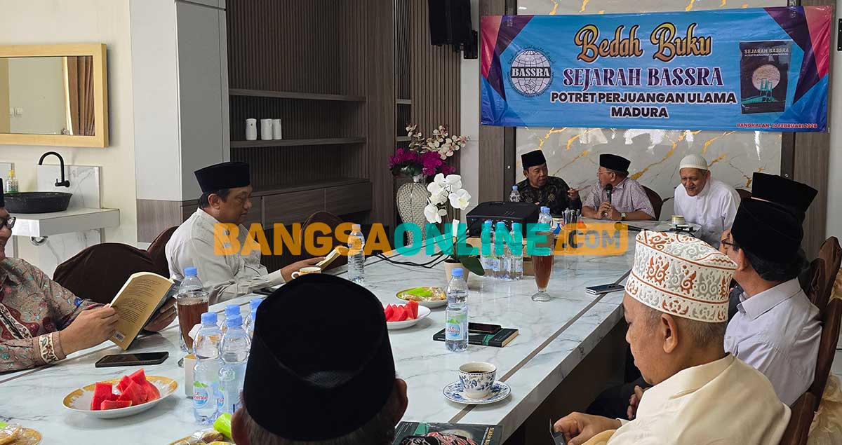 Bedah buku Sejarah Bassra, Potret Perjuangan Ulama Madura. Foto: AHMAD FAUZI/BANGSAONLINE