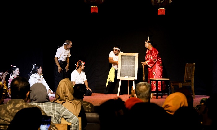 Pertunjukan kesenian Opera Panji Kediri (Opak) sebagai upaya untuk melestarikan budaya lokal. Foto: Ist.