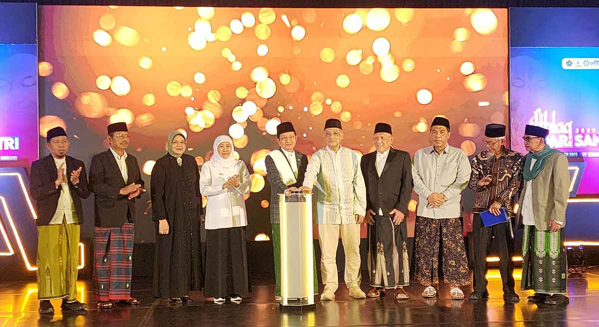 Ithlaq atau Kick Off Hari Santri Nasional 2025 yang digelar Menteri Agama di Pondok Pesantren Tebuireng, Jombang.