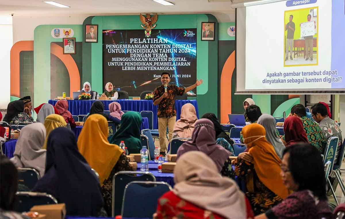 Para guru di Kota Kediri saat mengikuti pelatihan pengembangan konten digital. Foto: Ist