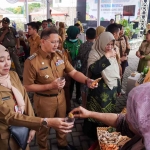 Pj Wali Kota Batu, Aries Agung Paewai, saat menghadiri Bursa Jamu Materia Medica.