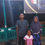 Warga Mlandingan yang terdampak banjir saat mengungsi di rumah kerabatnya