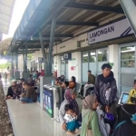 Suasana peron Stasiun KA Lamongan