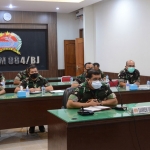 Suasana ketika apel virtual melalui konferensi video Danrem 084/BJ Bersama Pangdam V/Brawijaya.