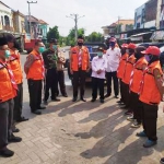 Sekda Lamongan Yuhronur Efendi saat memberikan pengarahan.