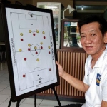 Tony Ho, Pelatih baru Persedikab Kabupaten Kediri. (foto: ist)