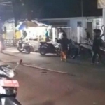Tangkapan layar video pembacokan 2 pemuda di Sampang.