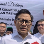 Menteri Koordinator Bidang Pemberdayaan Masyarakat (Menko PM) Muhaimin Iskandar atau Gus Imin usai agenda Rembug Warga Koordinasi Pengentasan Kemiskinan, Optimalisasi Pelaksanaan Inpres 8 Tahun 2025 di Kabupaten Bandung, Jawa Barat, Sabtu (21/6/2025).Foto: Kompas.com