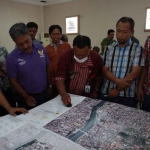 Proses penandatanganan berita acara batas wilayah. Foto: Ist