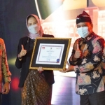 Wali Kota Batu, Dewanti Rumpoko, saat hadir dalam agenda Batu Tourism Awards 2021.