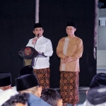 Wali Kota Pasuruan Adi Wibowo didampingi Wakil Wali Kota Pasuruan Nawawi saat menyampaikan sambutan dalam refleksi satu tahun kepemimpinannya.