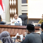 Pembantu Deputi Bidang Politik Nasional Dewan Ketahanan Nasional RI, Brigjen Pol Ismail Bafadal (tengah), saat memberi paparan. Foto: Ist