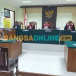 Sidang gugatan mantan adik ipar di Pengadilan Negeri Jombang. Foto: AAN AMRULLOH/BANGSAONLINE