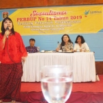 Kabid P2P Dinkes Ngawi drg. Endah Pratiwi saat menyampaikan sosialisasi Perbup No 14 Tahun 2019 tentang kawasan tanpa asap rokok.