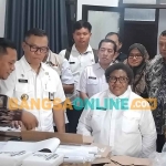Kunjungan Wamendagri, Ribka Haluk, di KPU Magetan. Foto: HENDRO SUHARTONO/BANGSAONLINE