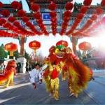 TRADISI RUTIN: Atraksi barongsai yang digelar oleh Malang Town Square (Matos). foto: tuhu priyono/ BANGSAONLINE