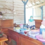 Anggota Babinsa bersama Satgas Covid-19 melakukan tracing ke warga.