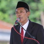 Almarhum Bupati Sampang KH A Fannan Hasib semasa hidup.