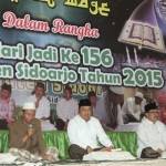 IKUTI – Bupati Sidoarjo H Saiful Ilah, Wabup MG Hadi Sutjipto dan Sekda Vino Rudy Muntiawan saat mengikuti Semaan Alquran, di Pendopo Delta Wibawa, Jumat (30/1/2015). foto humas pemkab sidoarjo untuk BangsaOnline

