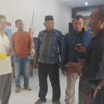 Warga saat berada di Kantor BPN Lamongan. 