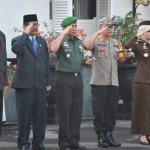 Dandim 0803/Madiun Letkol CZI Nur Alam Sucipto S.Sos (tengah) bersama Forkopimda melaksanakan Upacara Hari Kebangkitan Nasional 2019, Senin (20/05/2019).