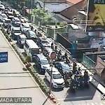 Pantauan CCTV di Jalan Gajah Mada, simpang Res Pamuji-Empunala, Kota Mojokerto.