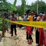 Masyarakat saat melihat semburan lumpur di Bojonegoro. Foto: Ist.