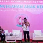 Bupati Sumenep Dr. Abuya Busyro Kariem saat menjadi marasumber pada Rakor Pencegahan Stunting di Jakarta.