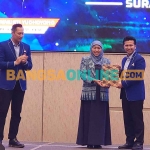 Ketua Umum Demokrat, Agus Harimurti Yudhoyono, saat memberikan rekomendasi kepada Khofifah Indar Parawansa dan Emil Elestianto Dardak untuk mengikuti Pilgub Jatim 2024. Foto: DEVI FITRI AFRIYANTI/BANGSAONLINE