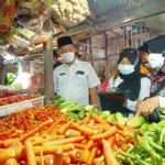 Satgas Pangan Kabupaten Pasuruan saat sidak di sejumlah pasar.