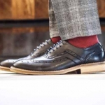 Inilah jenis sepatu yang dikirimkan ke Presiden AS Trump. foto: mirror.co.uk