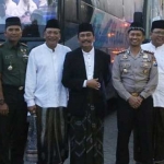 Bupati Sambari Wabup Qosim bersama pejabat Forkopimda. foto: SYUHUD/ BANGSAONLINE