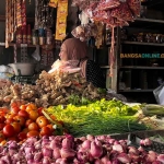 Bawang merah menjadi komoditas yang mengalami kenaikan termahal di Jatim hari ini. Foto: Sulthon/Bangsaonline.