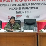 Gogot Cahyo Baskoro dan M.  Arbayanto, dua di antara 5 incumbent yang terpilih menjadi anggota KPU Jatim periode 2019-2024. foto: dok.