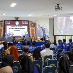 Plt Kepala Dinas Pendidikan Kota Kediri, Marsudi Nugroho, saat memimpin rapat di Aula Ki Hajar Dewantara. Foto: Ist