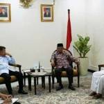 Kiai Hasyim Muzadi saat diterima Wapres Jusuf Kalla didampingi KH Habib Lutfi Bin Yahya dan Prof Dr Mudjia Rahardjo. foto: BANGSAONLINE