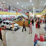 Suasana salah satu pusat perbelanjaan di Bojonegoro.